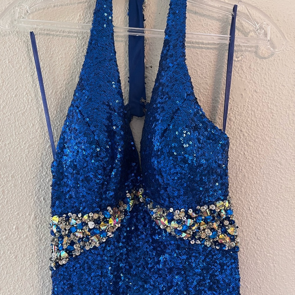 PROM DRESS - Picture 3 of 5